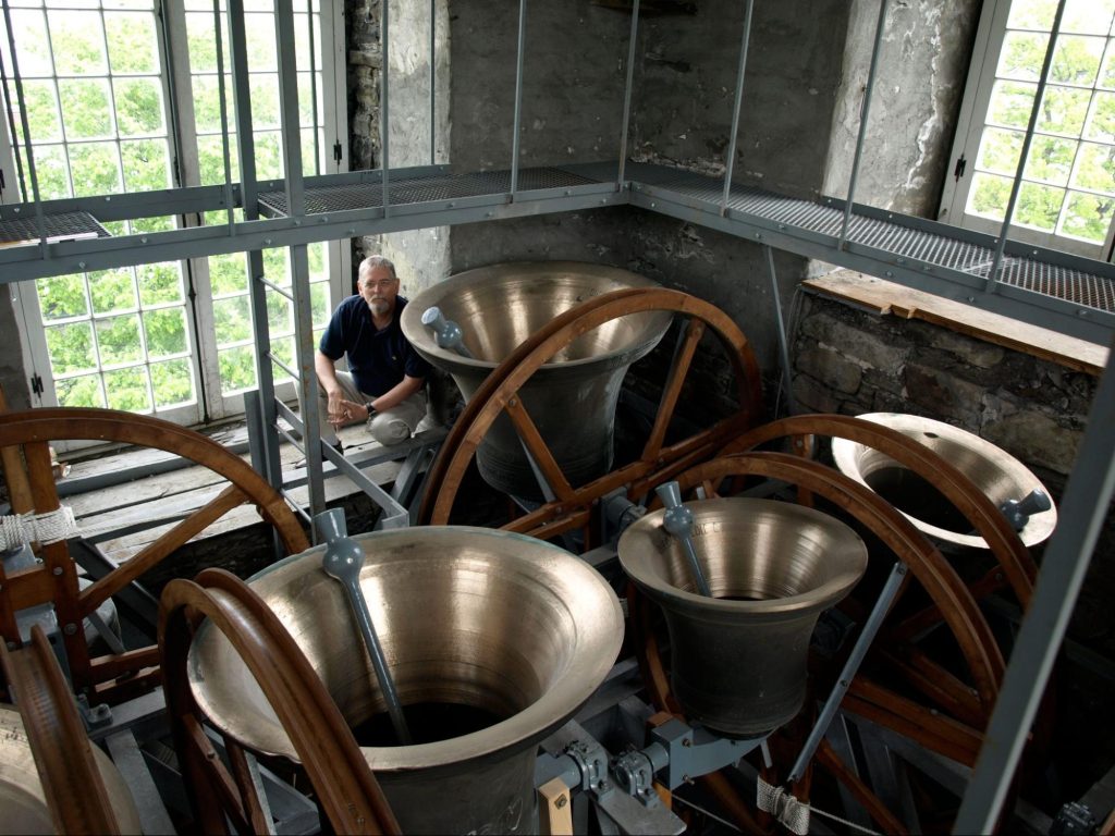 Now is the time to discover the art of bell ringing! - The Quebec ...