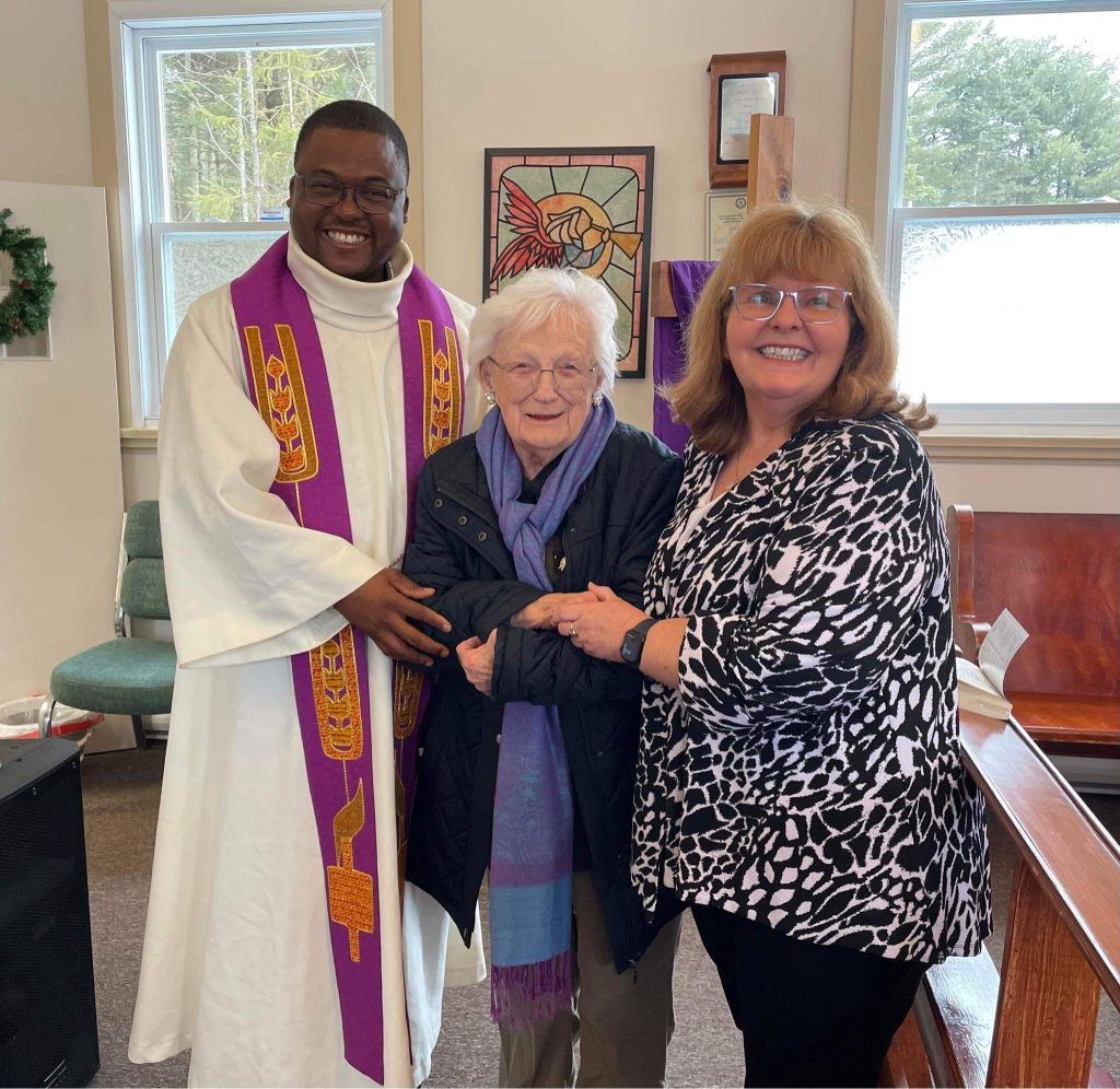 Pauline McCarthy honoured for 70 years with Shannon CWL The Quebec